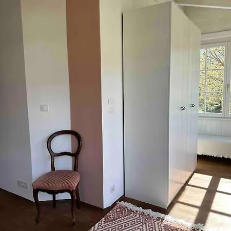 Laurelia Apartment *