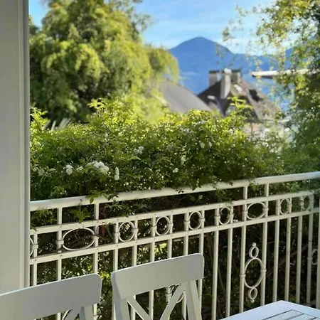 Laurelia Merano